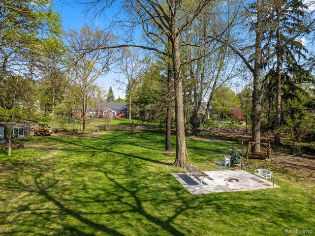 214 N Evangeline Street, Dearborn Heights, MI 48127