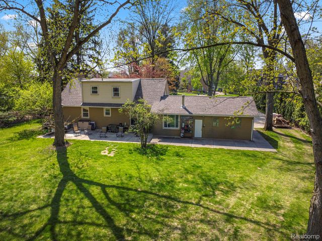 214 N Evangeline Street, Dearborn Heights, MI 48127