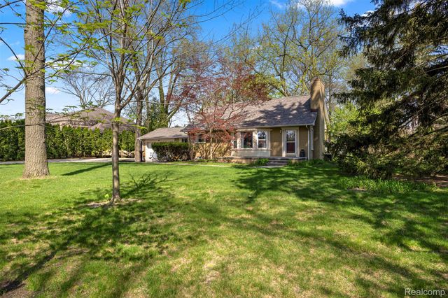 214 N Evangeline Street, Dearborn Heights, MI 48127