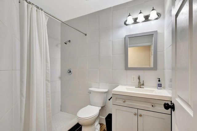 1075 W 30th Street, Riviera Beach, FL 33404