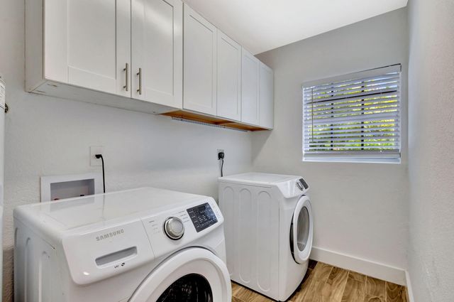 1075 W 30th Street, Riviera Beach, FL 33404