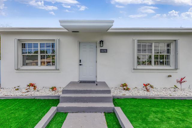 1075 W 30th Street, Riviera Beach, FL 33404