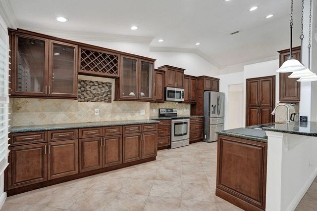 1075 W 30th Street, Riviera Beach, FL 33404