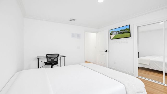 1075 W 30th Street, Riviera Beach, FL 33404