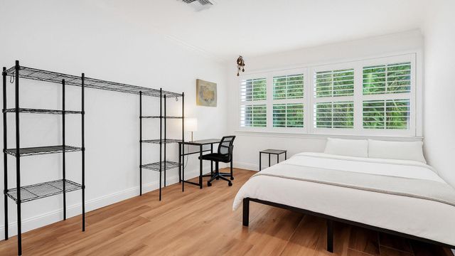 1075 W 30th Street, Riviera Beach, FL 33404