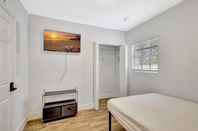 1075 W 30th Street, Riviera Beach, FL 33404