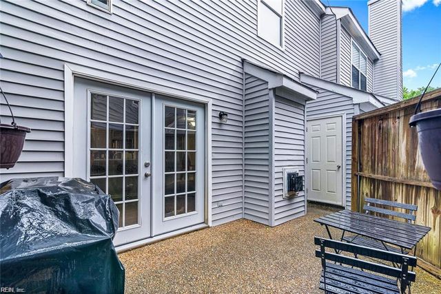 6 Madison CHSE, Hampton, VA 23666