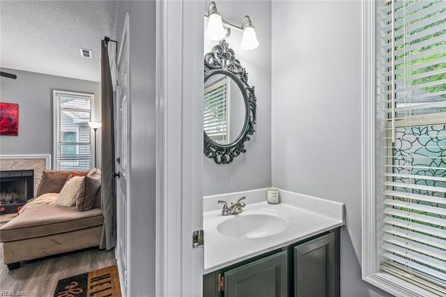 6 Madison CHSE, Hampton, VA 23666
