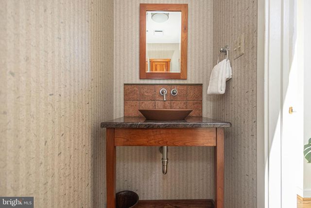 101 ROGERS RD, Furlong, PA 18925