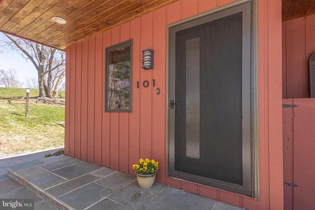 101 ROGERS RD, Furlong, PA 18925