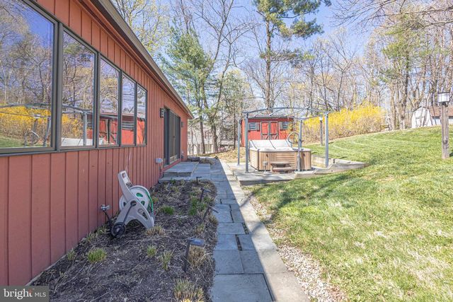 101 ROGERS RD, Furlong, PA 18925