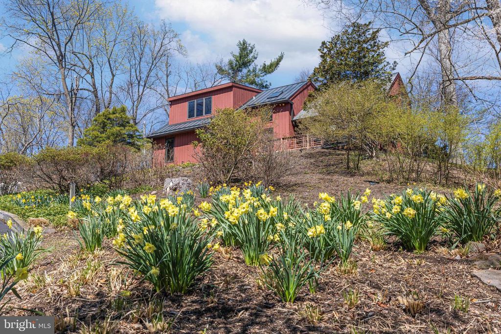 101 ROGERS RD, Furlong, PA 18925