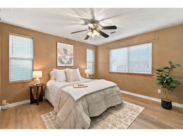 573 S 41ST Pl, Springfield, OR 97478