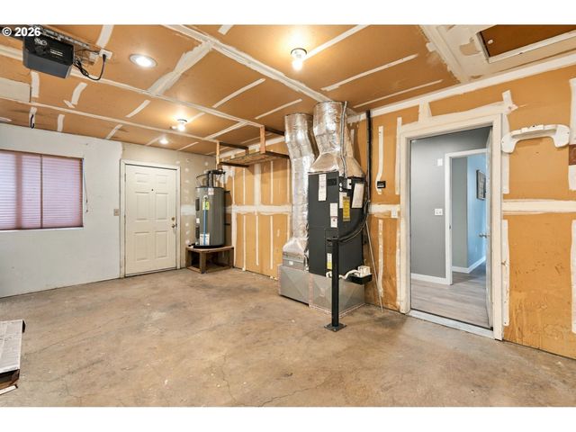 573 S 41ST Pl, Springfield, OR 97478