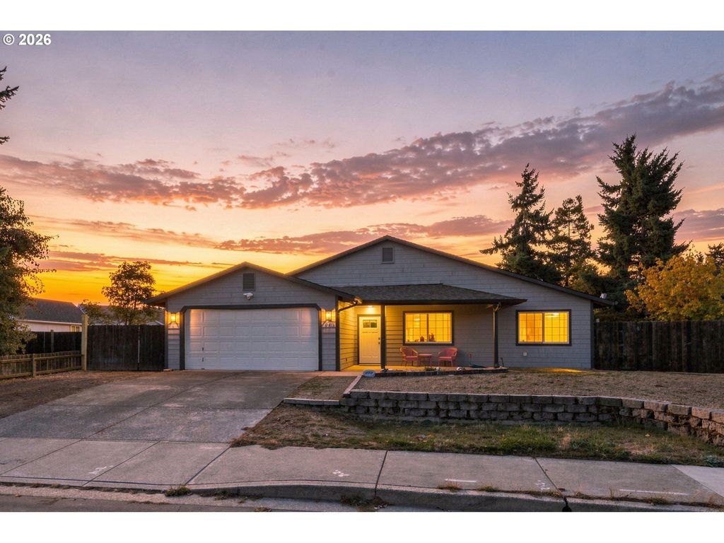 573 S 41ST Pl, Springfield, OR 97478