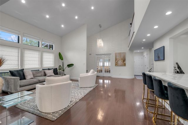 51 Foxwood Drive 51, Jericho, NY 11753