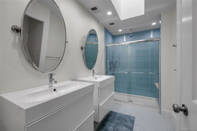 51 Foxwood Drive 51, Jericho, NY 11753