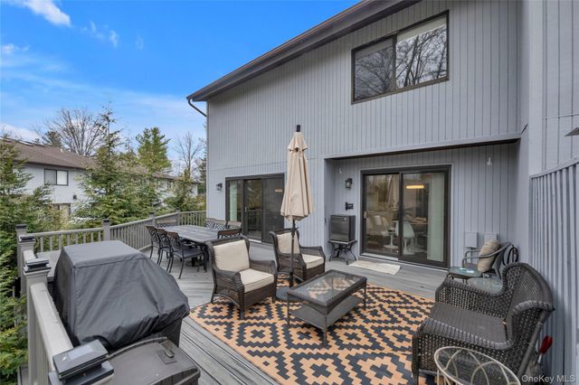 51 Foxwood Drive 51, Jericho, NY 11753