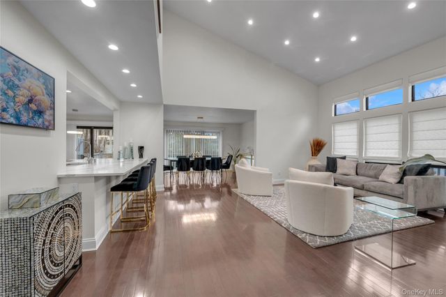 51 Foxwood Drive 51, Jericho, NY 11753