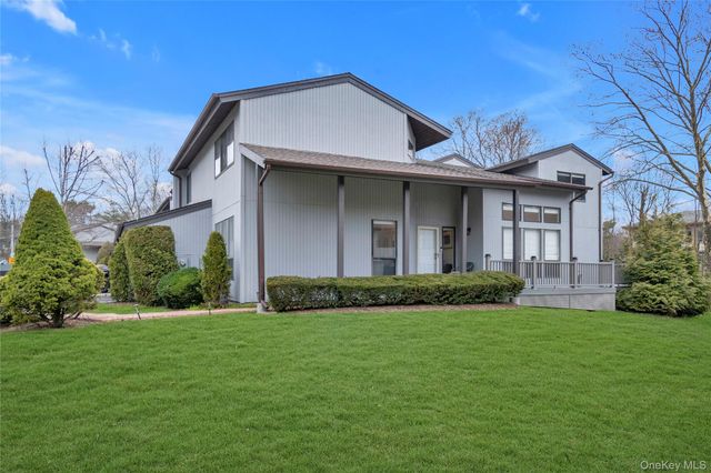 51 Foxwood Drive 51, Jericho, NY 11753