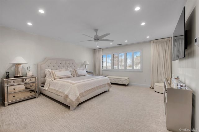 51 Foxwood Drive 51, Jericho, NY 11753