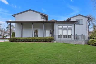 51 Foxwood Drive 51, Jericho, NY 11753