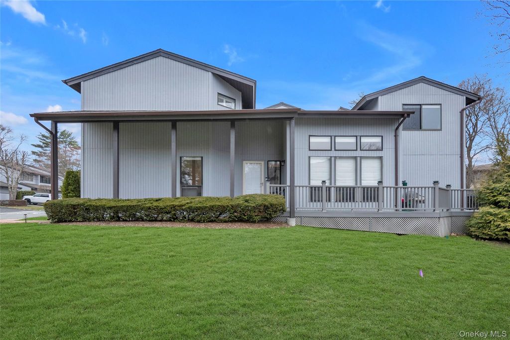 51 Foxwood Drive 51, Jericho, NY 11753