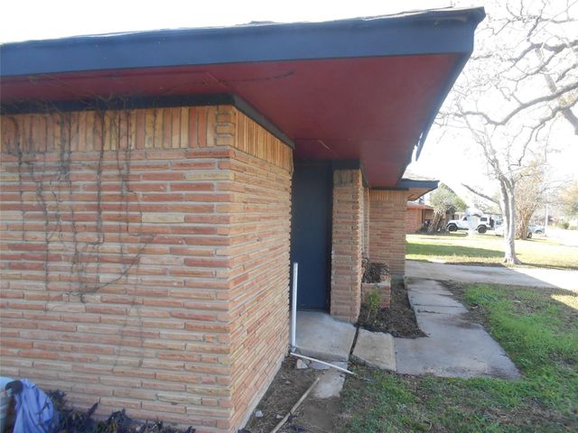 2711 SW Knotty Oaks Trl Key, South Houston, TX 77045