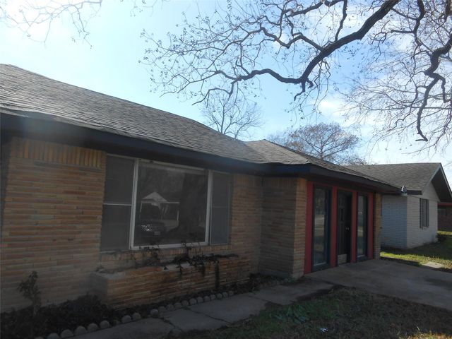 2711 SW Knotty Oaks Trl Key, South Houston, TX 77045