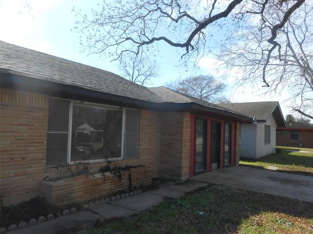 2711 SW Knotty Oaks Trl Key, South Houston, TX 77045