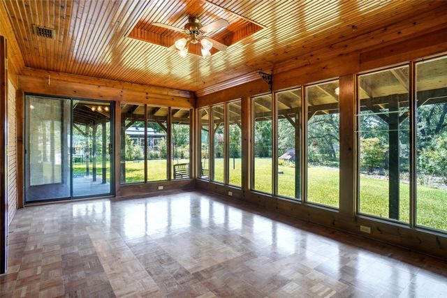 201 Crest Ridge Drive, Lakeside, TX 76108