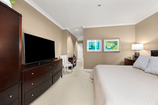 10 E Delaware Street 27E, Chicago, IL 60611