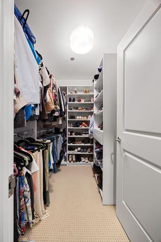 10 E Delaware Street 27E, Chicago, IL 60611