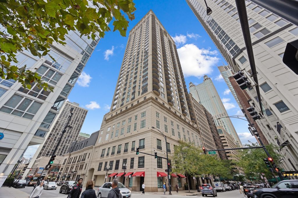 10 E Delaware Street 27E, Chicago, IL 60611