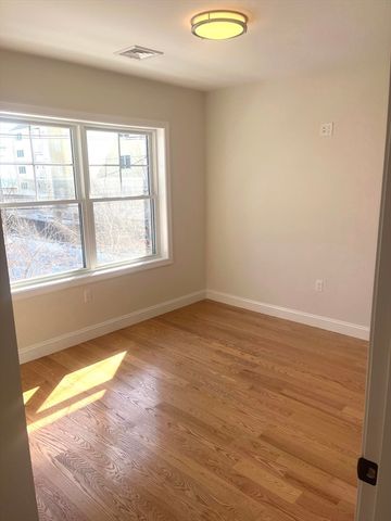 84 Arcadia 5, Revere, MA 02151