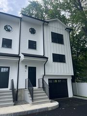 84 Arcadia 5, Revere, MA 02151