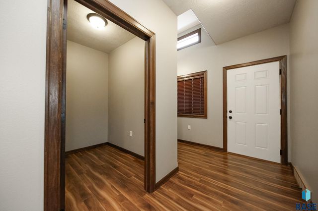 6408 S Keller Cir Circle, Sioux Falls, SD 57108