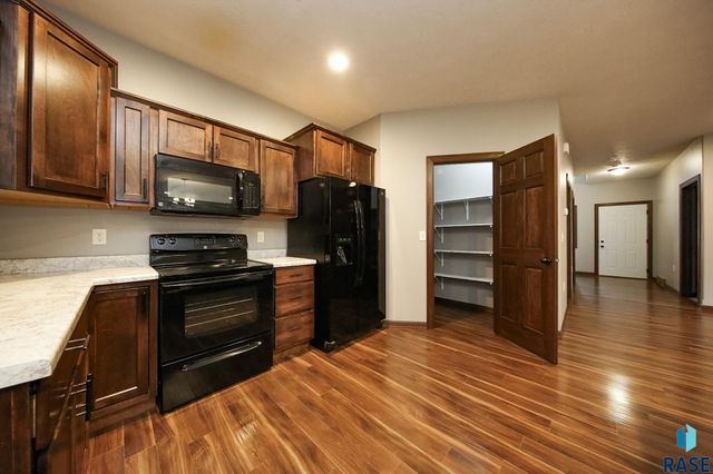 6408 S Keller Cir Circle, Sioux Falls, SD 57108