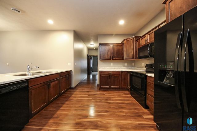 6408 S Keller Cir Circle, Sioux Falls, SD 57108