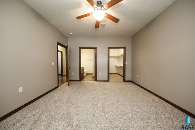 6408 S Keller Cir Circle, Sioux Falls, SD 57108