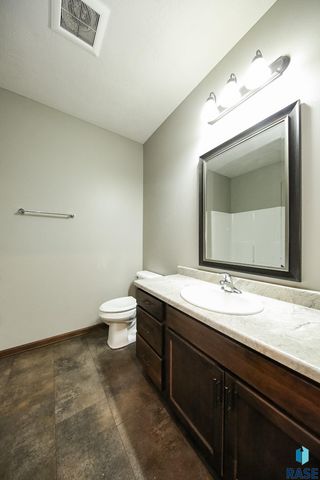 6408 S Keller Cir Circle, Sioux Falls, SD 57108