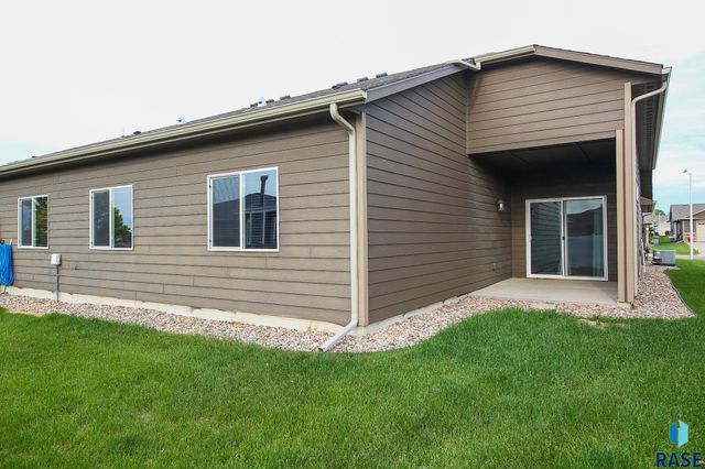 6408 S Keller Cir Circle, Sioux Falls, SD 57108