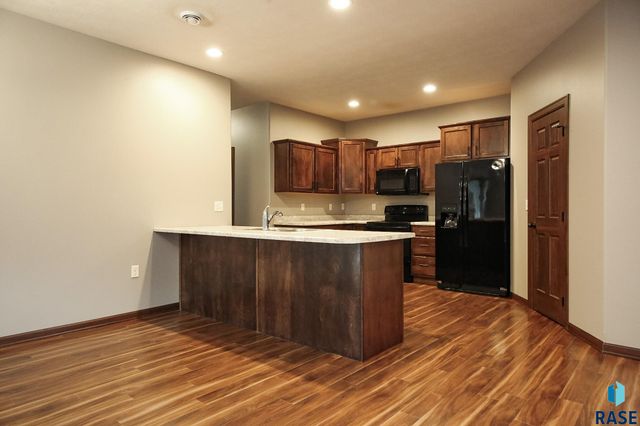 6408 S Keller Cir Circle, Sioux Falls, SD 57108