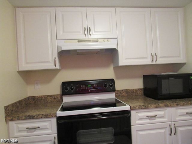 2976 Ribbon CT, Fort Myers, FL 33905