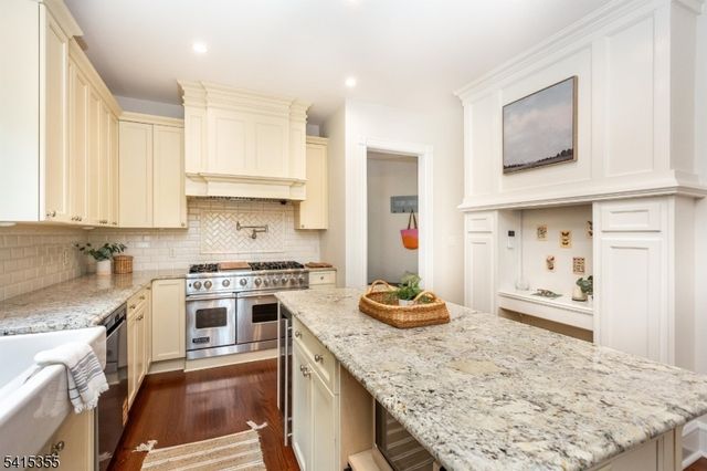 422 Kimball Ave, Westfield Town, NJ 07090