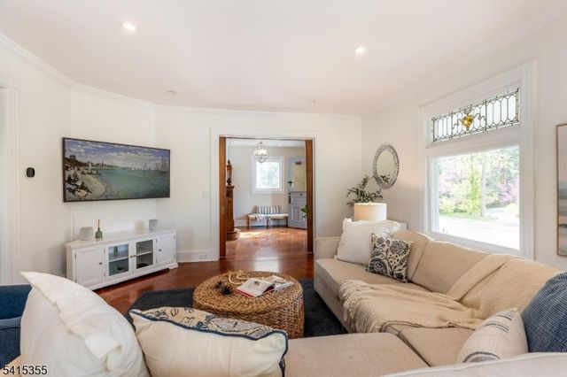 422 Kimball Ave, Westfield Town, NJ 07090