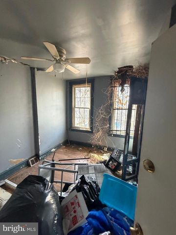 2516 N SARTAIN ST, Philadelphia, PA 19133