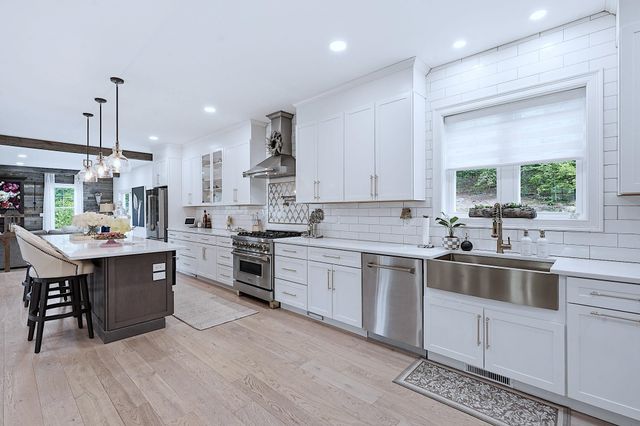 47 Indian Rock Road, Bedford, NH 03110