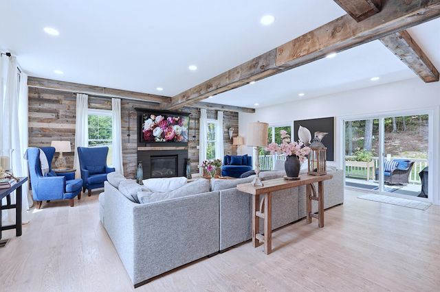 47 Indian Rock Road, Bedford, NH 03110