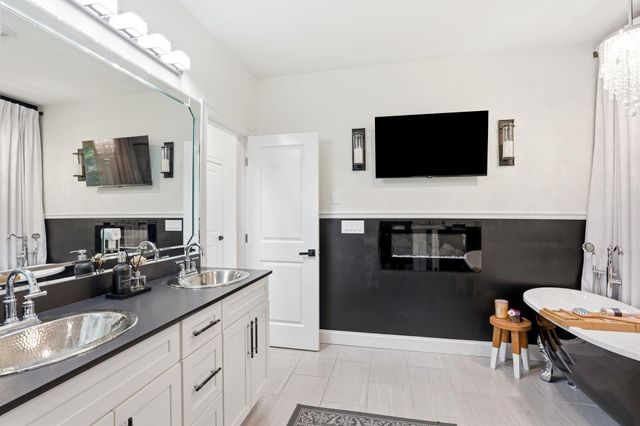 47 Indian Rock Road, Bedford, NH 03110